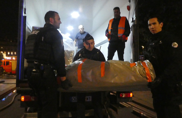 Evacuation de la cathédrale Notre-Dame de Paris le soir de l'incendie