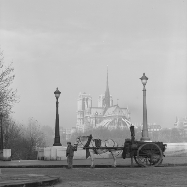 Photographie de la cathédrale Notre-Dame de Paris - René-Jacques 1948
